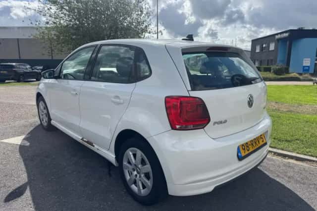 Volkswagen Polo (2011) thumbnail 3