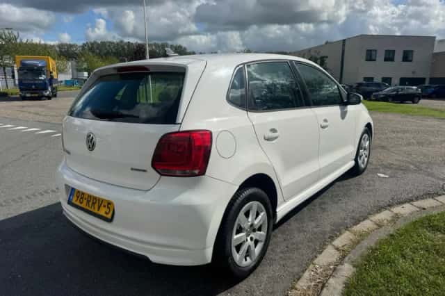 Volkswagen Polo (2011) thumbnail 5