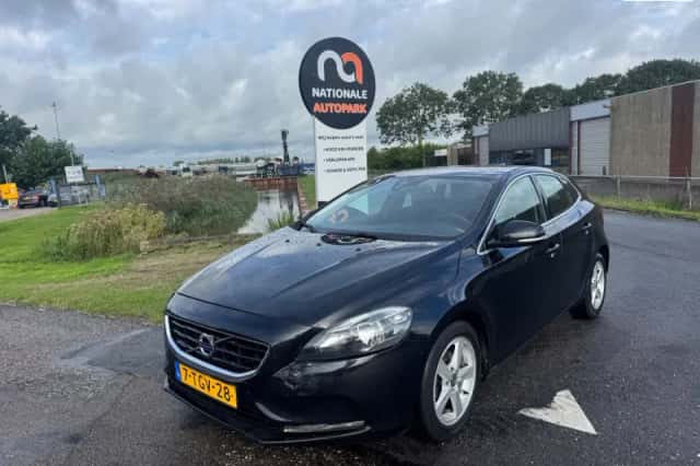 Volvo V40 (2013) thumbnail 1