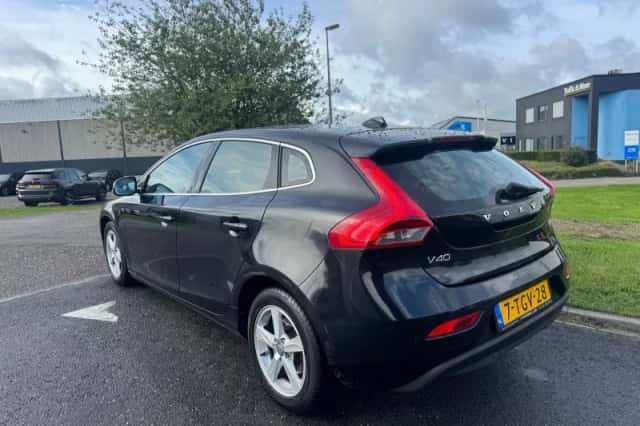 Volvo V40 (2013) thumbnail 3