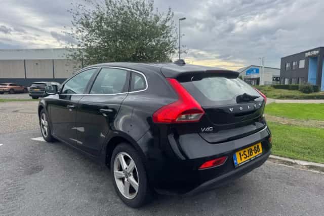 Volvo V40 (2013) thumbnail 3