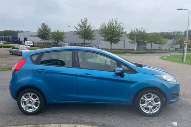 Ford Fiesta (2014) thumbnail 6