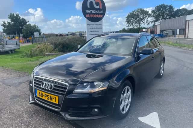 Audi A4 (2011) thumbnail 1