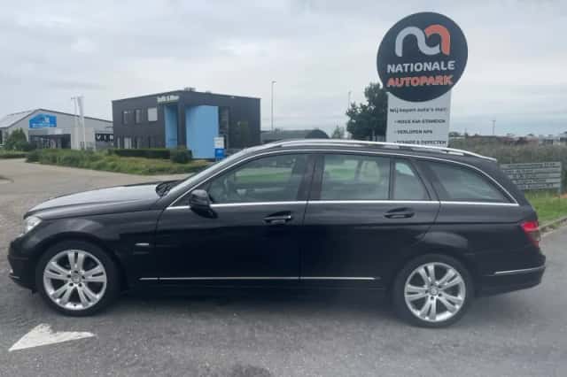 Mercedes-Benz C-Klasse (2010) thumbnail 2