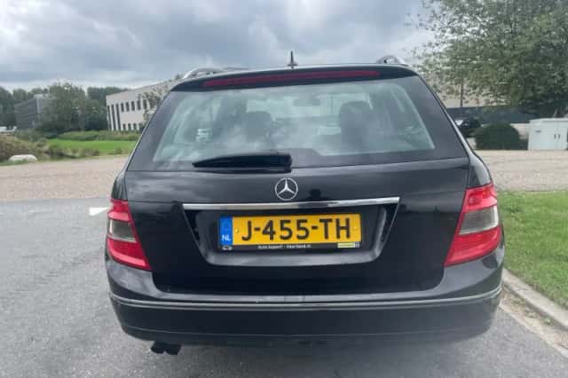 Mercedes-Benz C-Klasse (2010) thumbnail 4