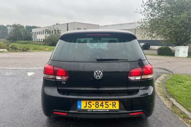 Volkswagen Golf (2009) thumbnail 4