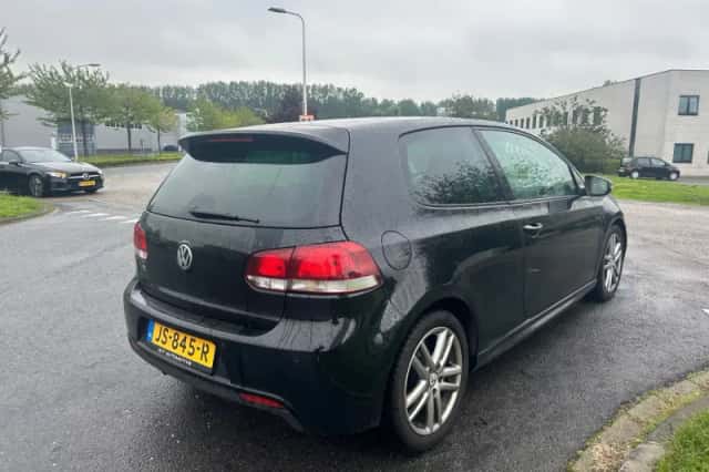 Volkswagen Golf (2009) thumbnail 5