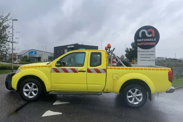 Nissan Navara (2011) thumbnail 2