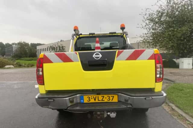 Nissan Navara (2011) thumbnail 4