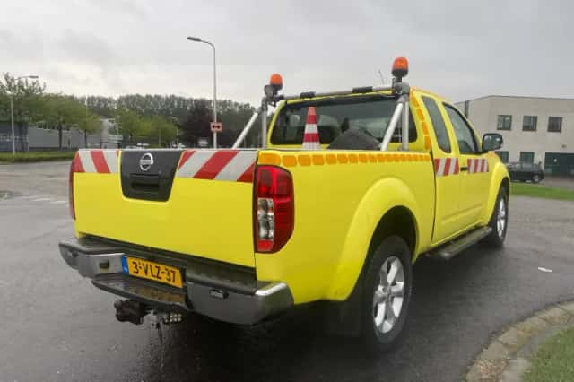 Nissan Navara (2011) thumbnail 5