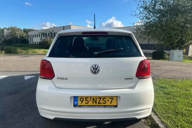 Volkswagen Polo (2011) thumbnail 4