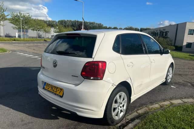 Volkswagen Polo (2011) thumbnail 5