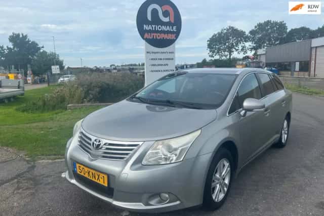 Toyota Avensis (2010) thumbnail 1