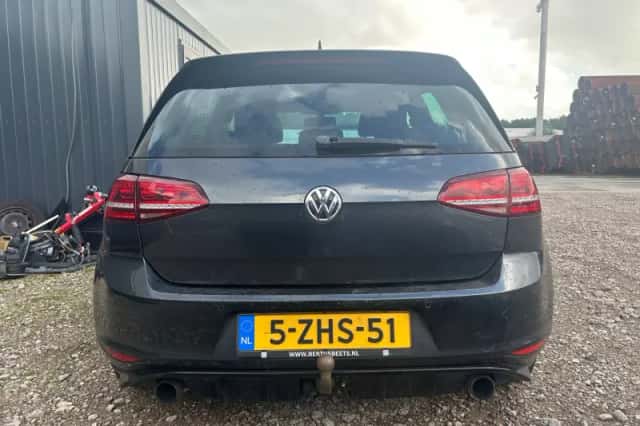 Volkswagen Golf (2014) thumbnail 3