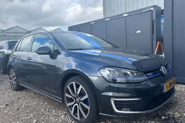 Volkswagen Golf (2014) thumbnail 5