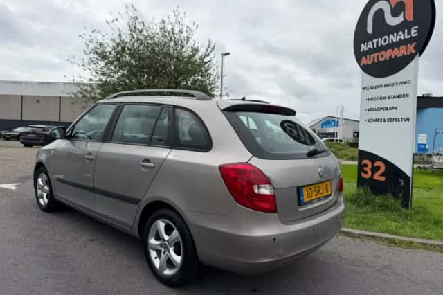 Škoda Fabia (2011) thumbnail 3