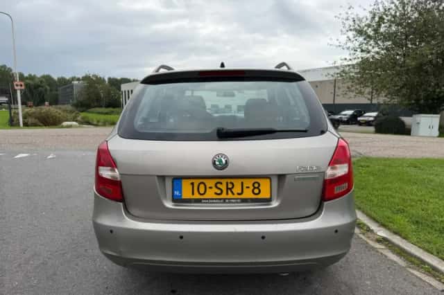 Škoda Fabia (2011) thumbnail 4