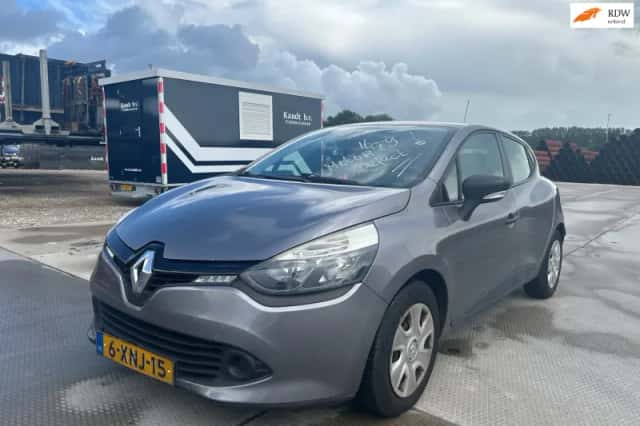 Renault Clio (2014) thumbnail 1