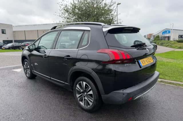 Peugeot 2008 (2016) thumbnail 3