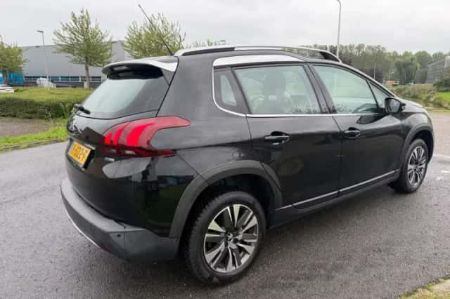 Peugeot 2008 (2016) thumbnail 5
