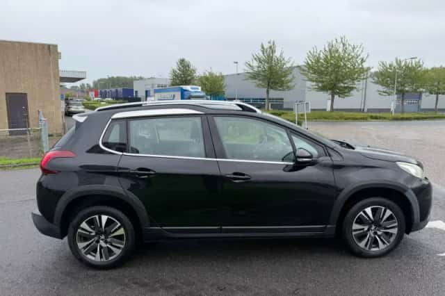 Peugeot 2008 (2016) thumbnail 6