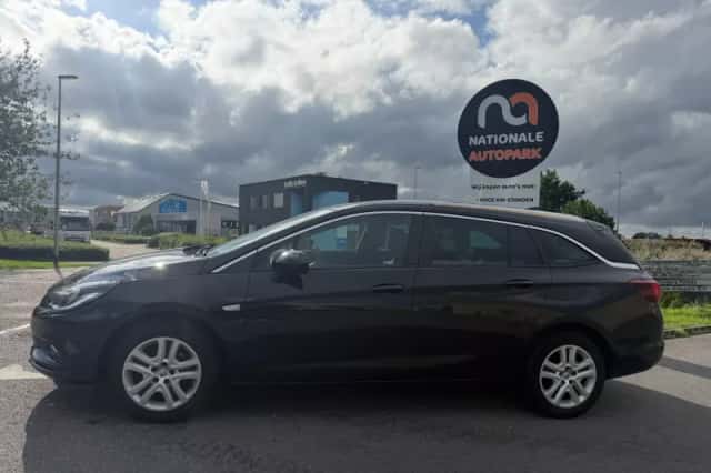Opel Astra (2018) thumbnail 2