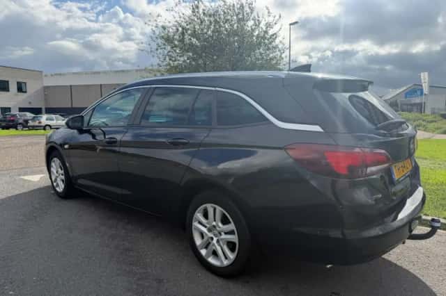 Opel Astra (2018) thumbnail 3