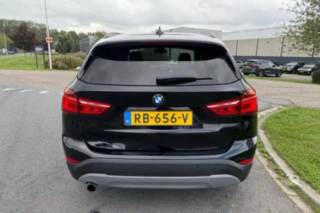 BMW X1 (2016) thumbnail 4