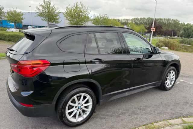 BMW X1 (2016) thumbnail 5