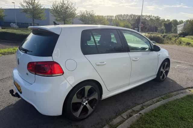 Volkswagen Golf (2011) thumbnail 5