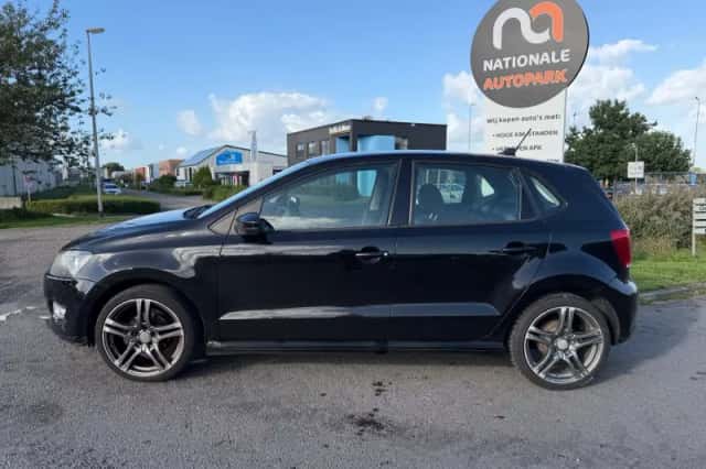 Volkswagen Polo (2012) thumbnail 2