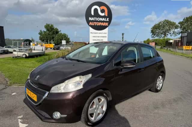 Peugeot 208 (2012) thumbnail 1