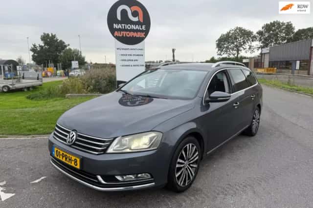 Volkswagen Passat (2011) thumbnail 1