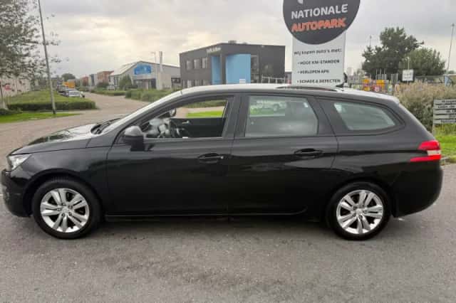 Peugeot 308 (2014) thumbnail 2