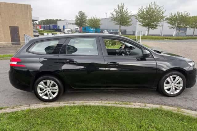 Peugeot 308 (2014) thumbnail 6