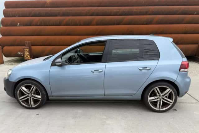 Volkswagen Golf (2010) thumbnail 2