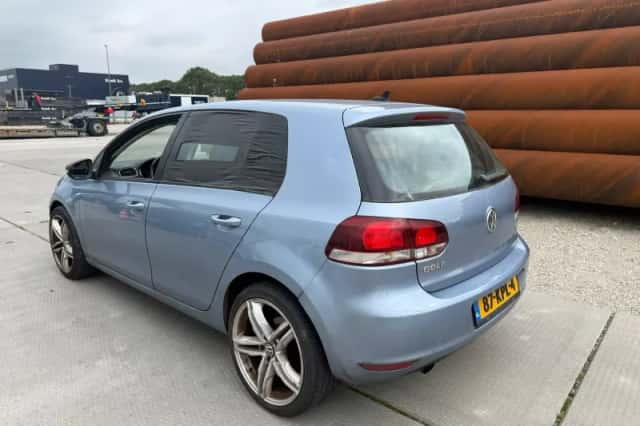 Volkswagen Golf (2010) thumbnail 3