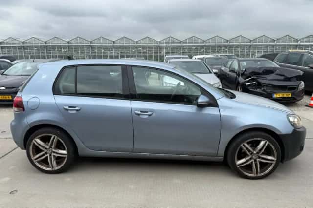 Volkswagen Golf (2010) thumbnail 6