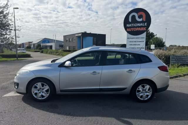 Renault Mégane (2013) thumbnail 2
