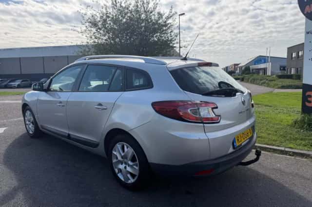 Renault Mégane (2013) thumbnail 3