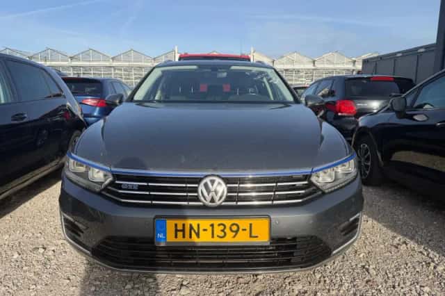 Volkswagen Passat (2015) thumbnail 6
