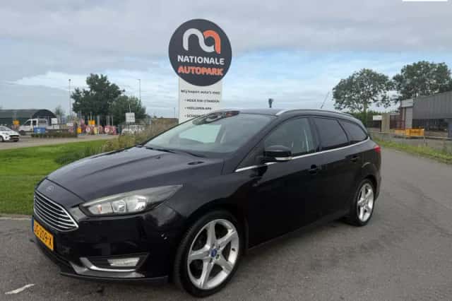 Ford Focus (2015) thumbnail 1