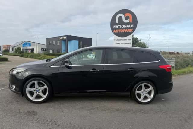 Ford Focus (2015) thumbnail 2