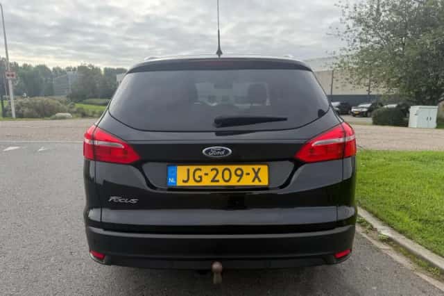 Ford Focus (2015) thumbnail 4