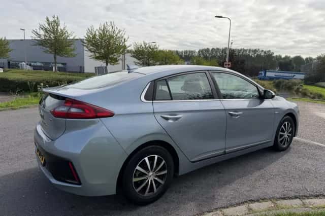 Hyundai Ioniq (2017) thumbnail 5
