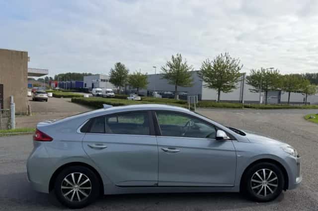 Hyundai Ioniq (2017) thumbnail 6