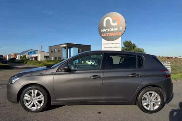 Peugeot 308 (2017) thumbnail 2