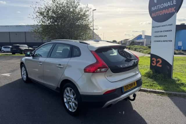 Volvo V40 Cross Country (2018) thumbnail 3