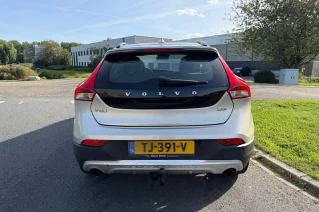Volvo V40 Cross Country (2018) thumbnail 4