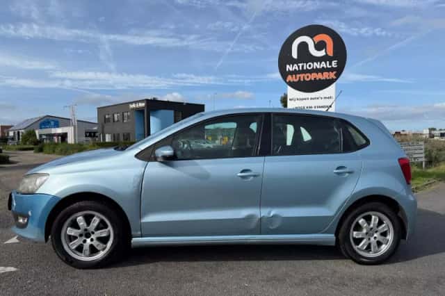 Volkswagen Polo (2012) thumbnail 2